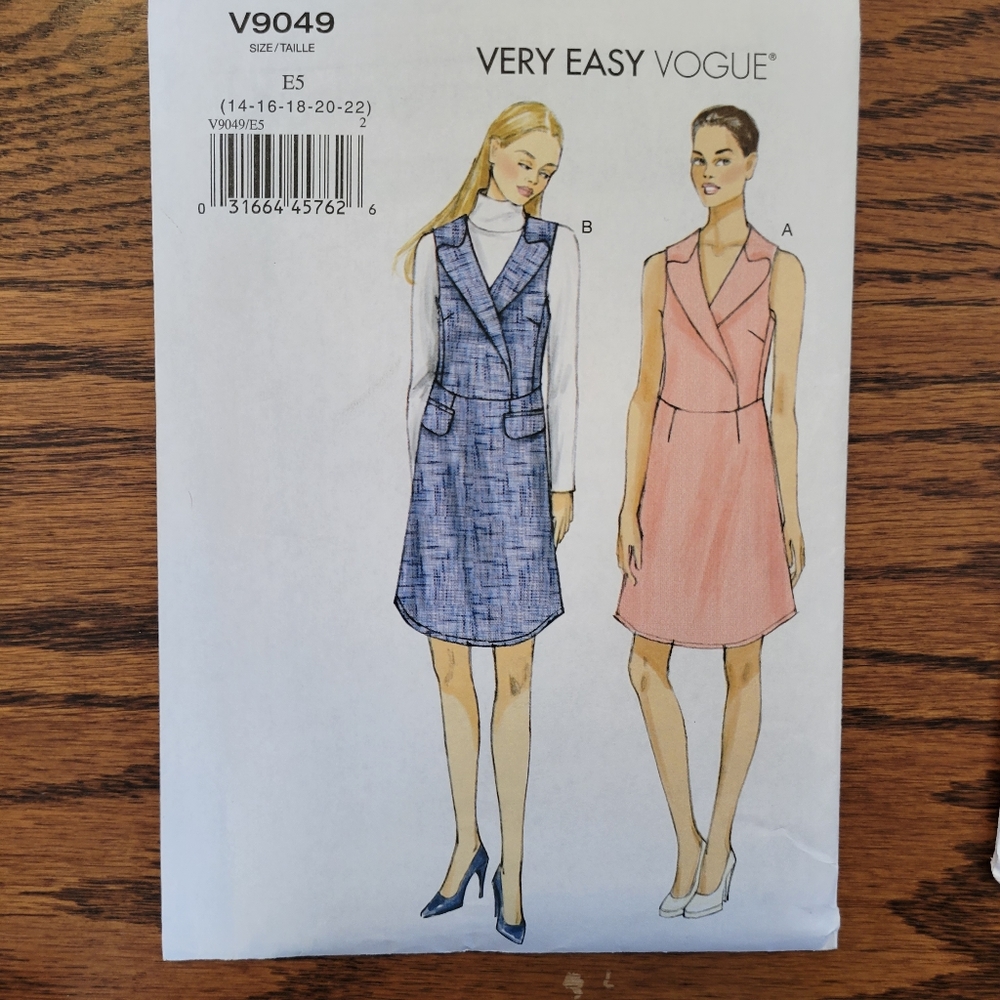 Very Easy Vogue Sewing Patterns (2) ~ Appear Unused ~ 2014 & 2015 ~ Retro Look - Picture 3 of 13